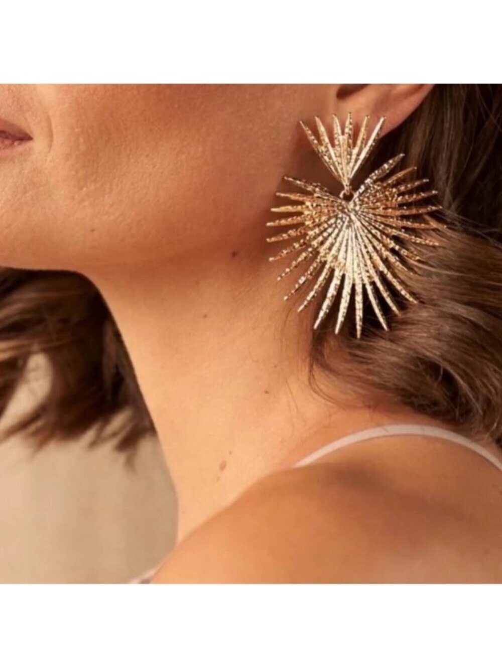 REVOLVE x Shashi Throne Earrings Gold